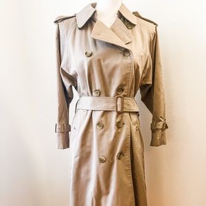 Burberrys’ Vintage Trench Coat W/Zip Liner Size 4 Petite